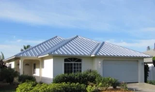 Metal Roof vs Shingles: Which is Best for Florida?